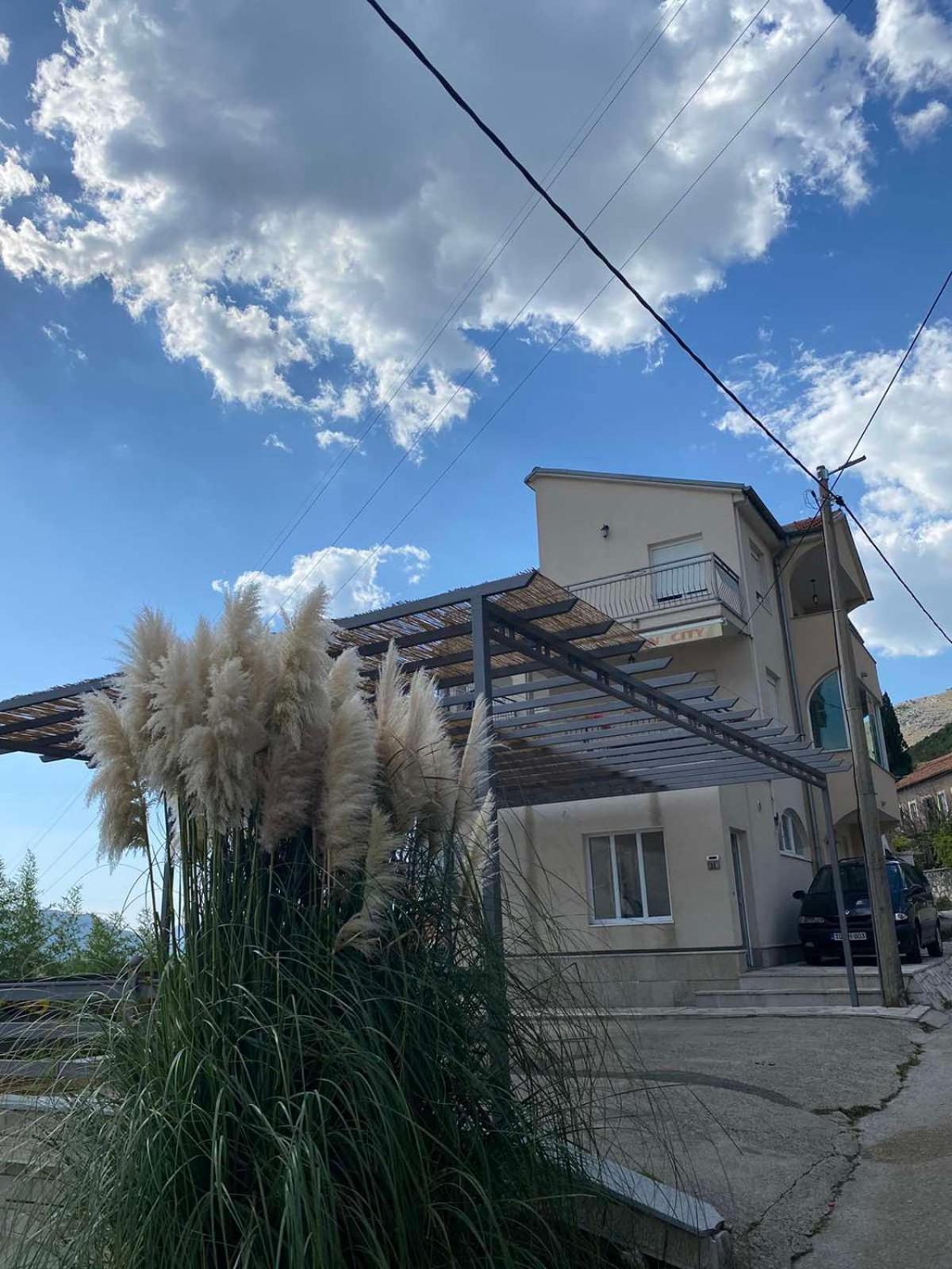 Sun City Apartments Trebinje Extérieur photo